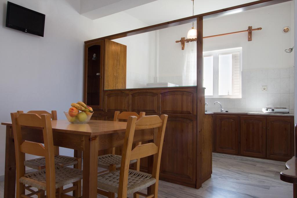 Elena Rooms & Apartments Gerani  Habitación foto
